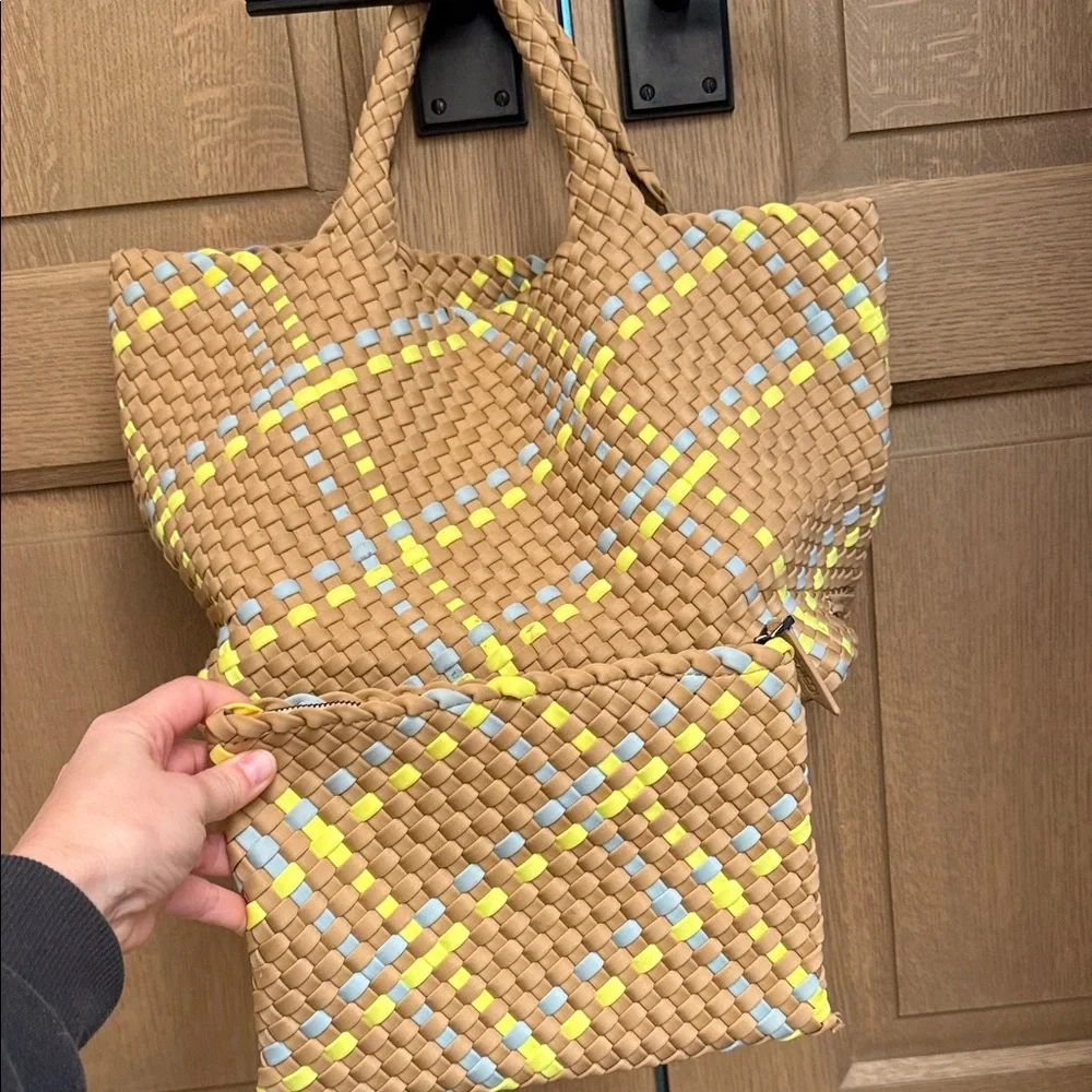 Naghedi beach tote with matching zip pouch - Picture 1 of 4